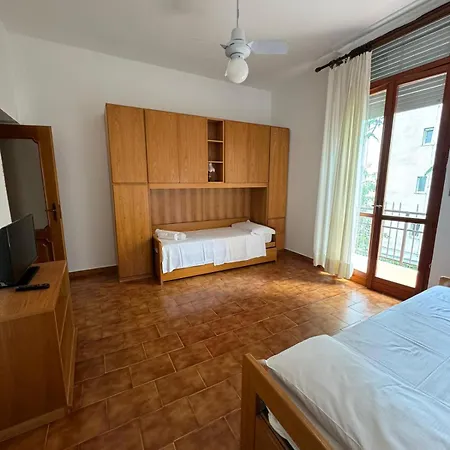 Apartment La Scogliera B *